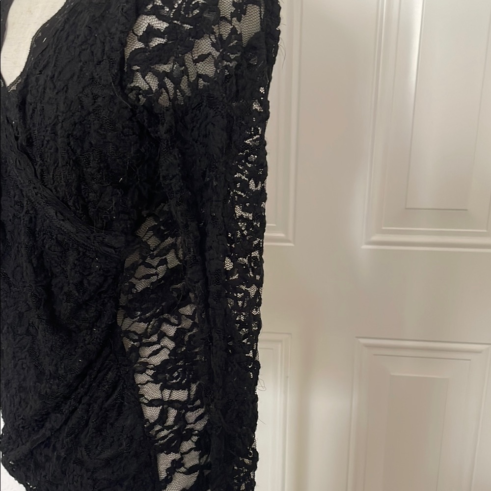Elegant Black Lace Long Sleeve Blouse - Picture 3 of 7